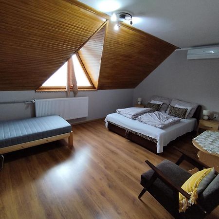 Luna Apartman Gyula Exterior foto